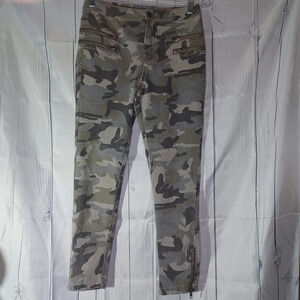 Umgee camo ankle skinny pants